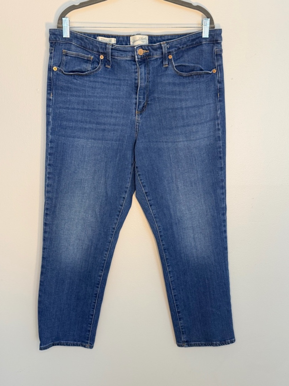 Universal Thread Mid-Rise Cropped Jeans